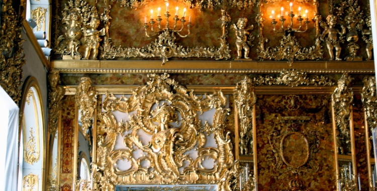 El Salón de Ámbar, reconstruido en San Petersburgo (Wikipedia Italia)